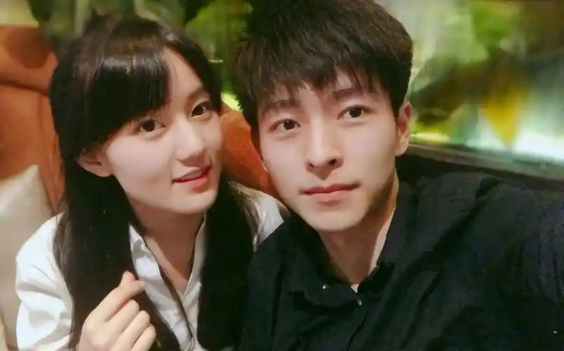 北大学霸与北大女博士,从校服到婚纱,这或许是智性恋"天花板"_文韬