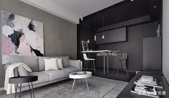 哪怕是亮丽的橙色或蓝色墙面,搭配灰色的布艺沙发后,客厅看起来的效果