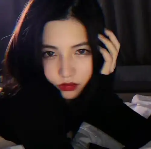 才被郝一点带火不久,万小七就被曝光参演网剧,一步到位当明星?