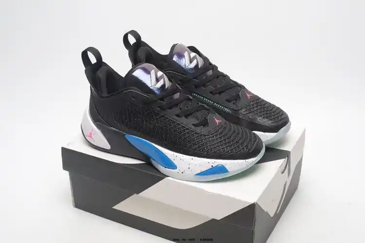 【东契奇一代】luka 1东契奇一代白蓝男子低帮实战耐磨透气篮球鞋 主