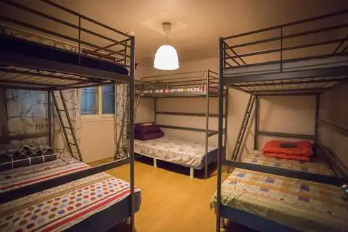 6床女生宿舍(1人床位) (1 person in 6-bed dormitory - female only)