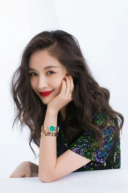 王子文卷发红唇##王子文多巴胺黑裙