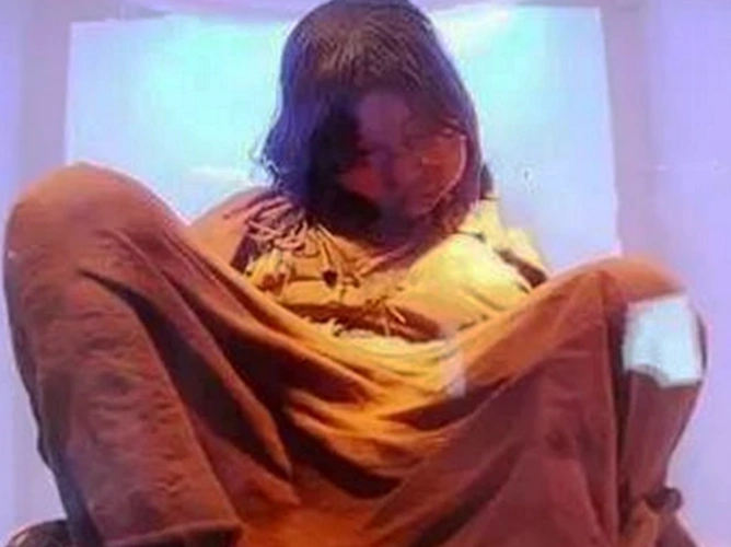 被冰封多年的少女尸体