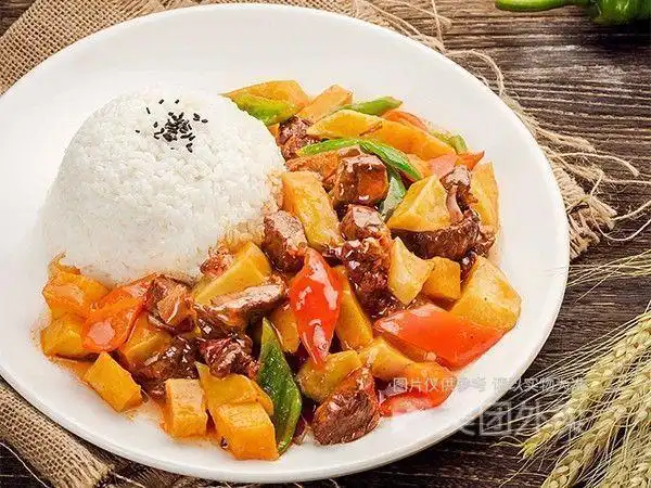 土豆牛肉盖浇饭图片