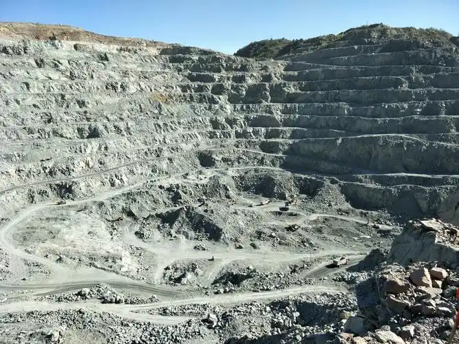 没有看过露天铁矿看看,开眼界!