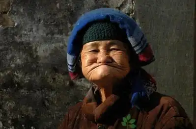 没牙的老人吃什么