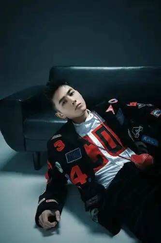 对于洪尧来说, 他的追求永远是那些未知的可能性