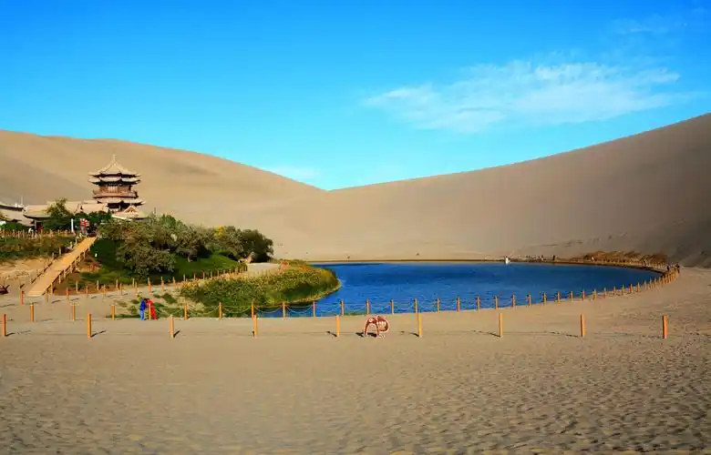 塞北风光之一绝——月牙泉 - 美篇