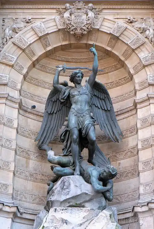 巴黎圣米歇尔广场喷泉.