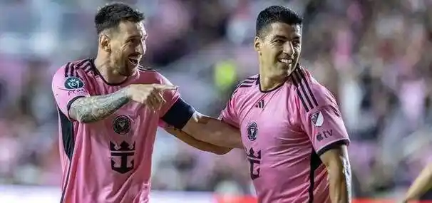 下半场继续激烈进行,圣路易斯城再度领先,但梅西与苏亚雷斯的进球帮助