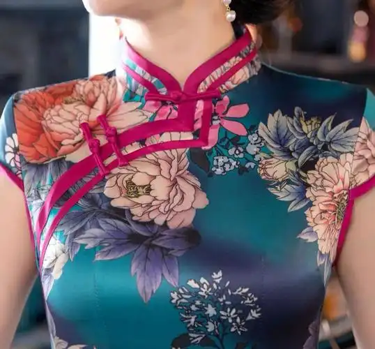 8种不同的旗袍领子看看你适合哪种