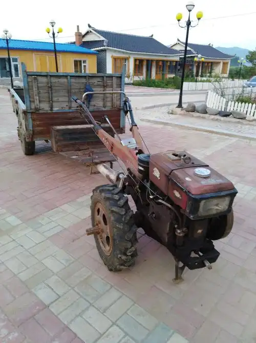 手扶拖拉机在70年代还是农业生产主力军呢!