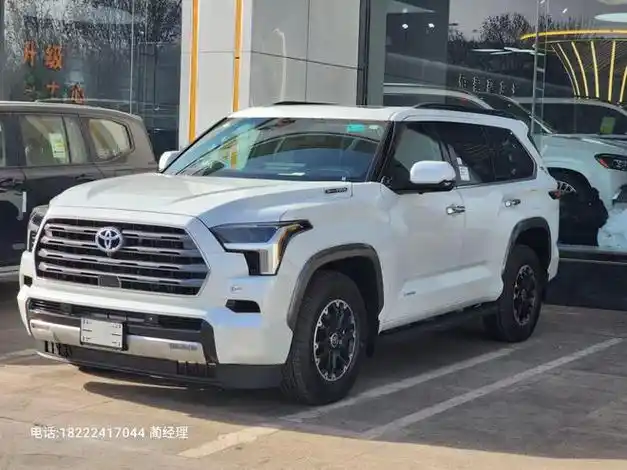 丰田红杉3.5t混动实车港口实拍参数配置