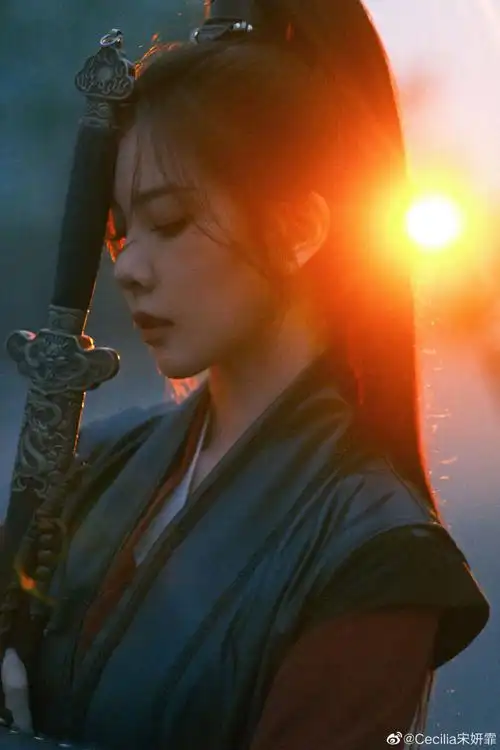 宋妍霏古风写真,高马尾战损女将军,英姿飒爽~#宋妍霏战损将军古风写真