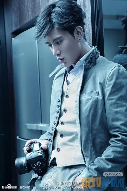 蒲巴甲帅气写真