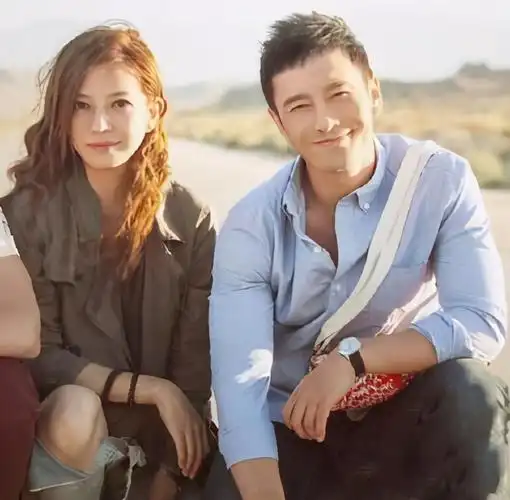 赵薇为黄晓明庆生:世纪婚礼不保证天长地久,但老友记可以