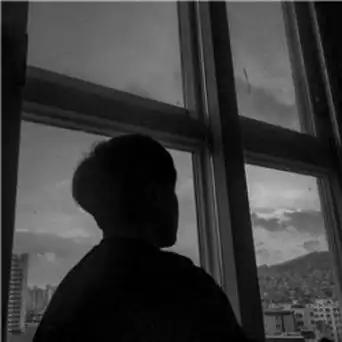 伤感的男头像图片半身 - 男生欧美头像!