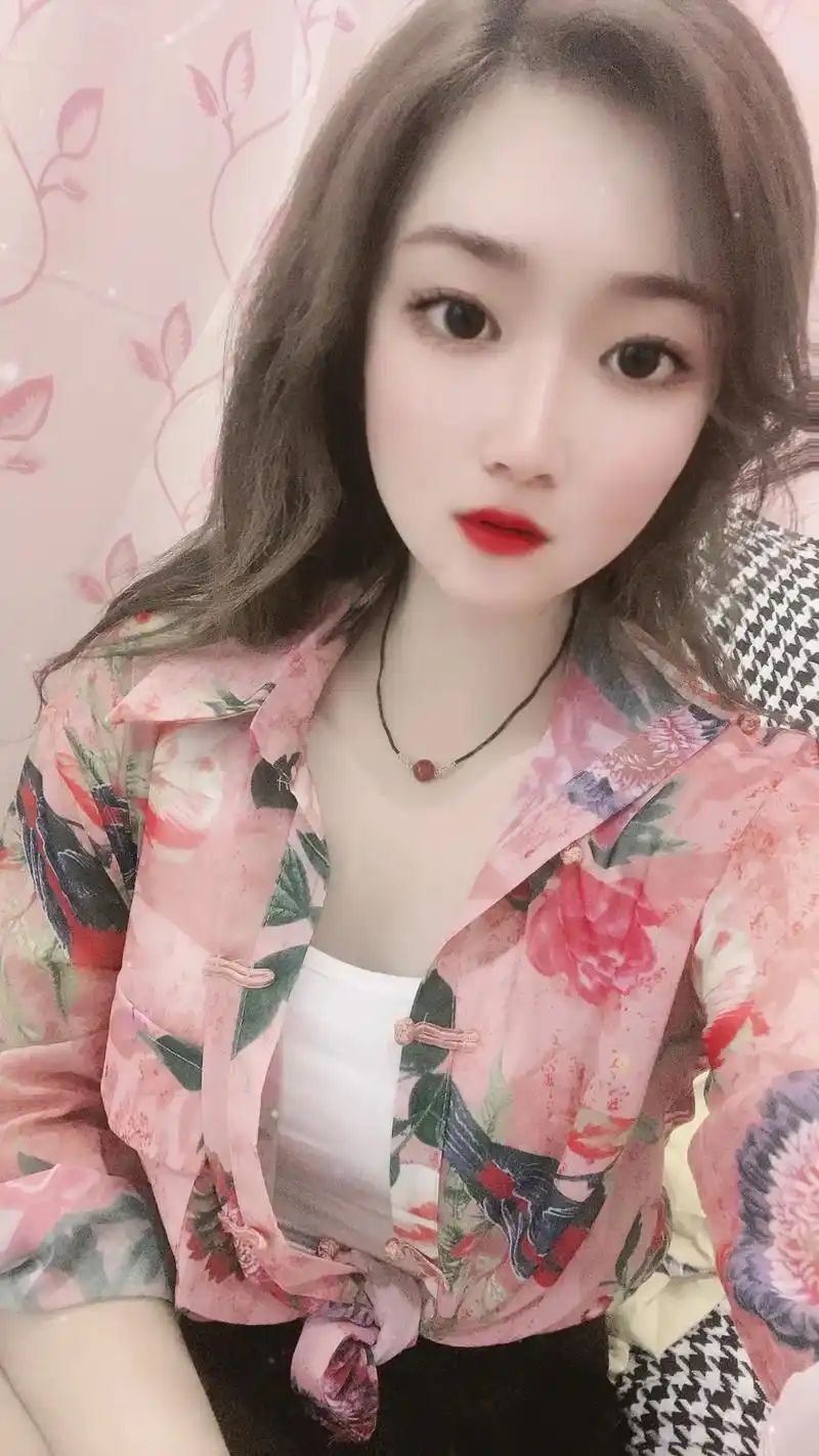 能让一个女人真正成长的,从来不是什么年龄,而是她走过的路,淌 - 抖音