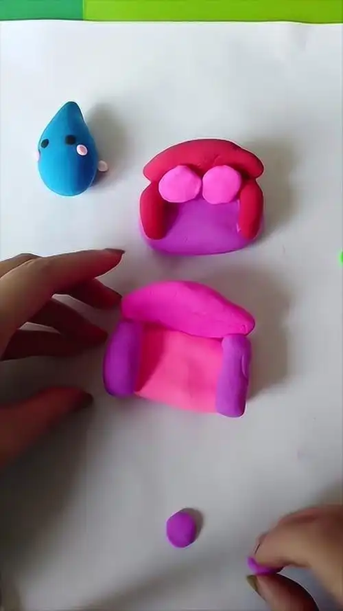 今天教小朋友们用橡皮泥捏一个沙发,快来学习吧