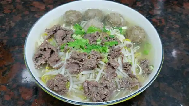 不吃牛肉火锅了,一碗潮汕特色牛肉面,能让人感动的牛肉面