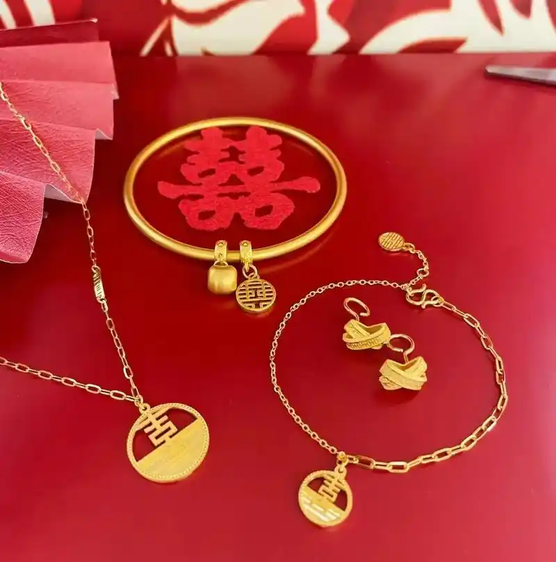 结婚三金五金.9479   96周六福 一生囍事 花之所爱,伴 - 抖音