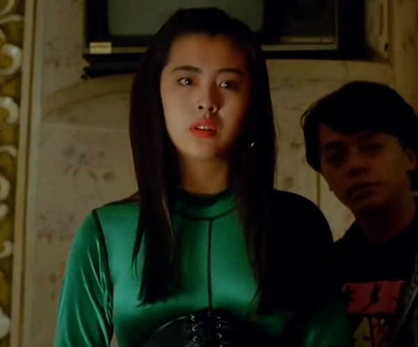 王祖贤在《赌神》中有一种素雅清澈的美,喜欢这样的她吗?