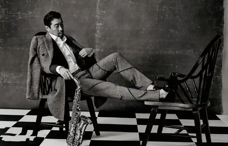 分享一组王千源图片给大家,图中的明星图片壁纸会点缀你的电脑桌面