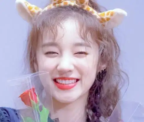 跑男宋雨琦童年旧照曝光看清正脸后网友从小美到大