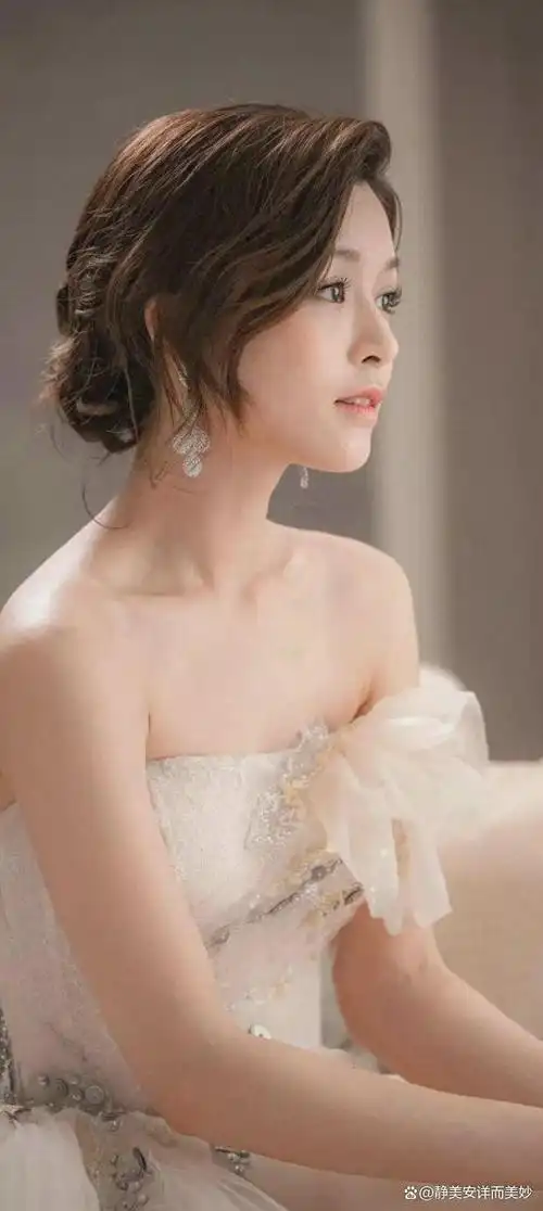 文咏珊,1988年12月29日出生的香港演员,模特,凭借出色的演技和美丽的