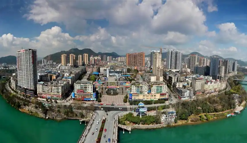 铜仁锦江河畔冬秋美色