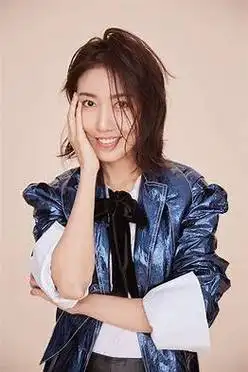 高露:颜值与才华的完美融合,低调演绎"人间清醒"