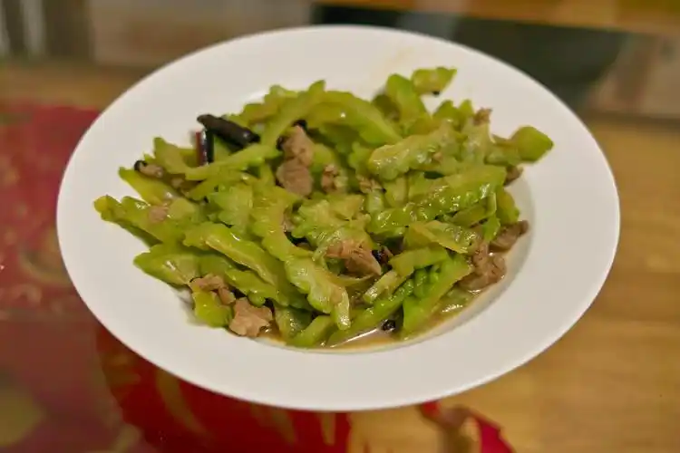 苦瓜炒肉的制作技巧