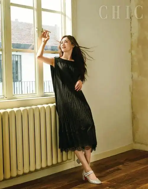 乘风而起的苗苗,学会了母亲的坚韧|锦绣|海燕|演员|清晨_网易订阅