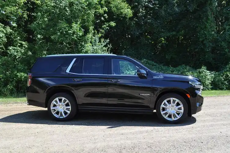 美国特工御用车 雪佛兰suburban亮相上海进博会