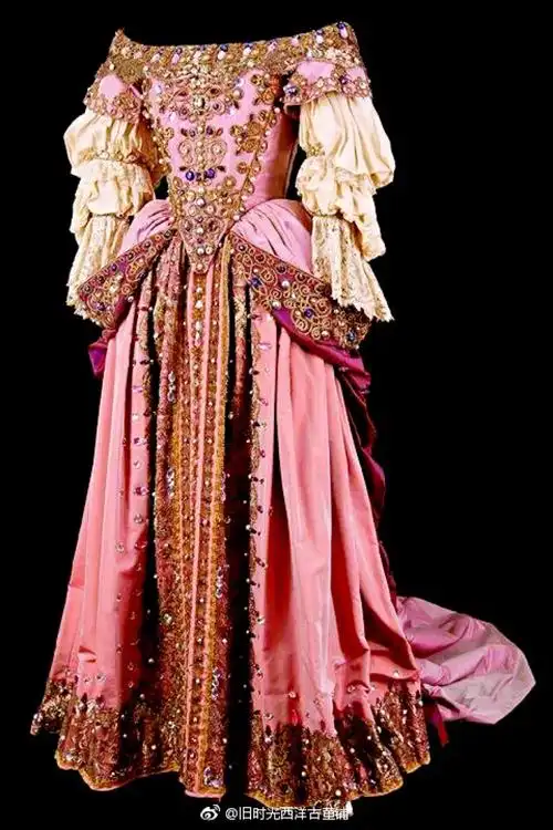 lacomediefrancaise的巴洛克服装