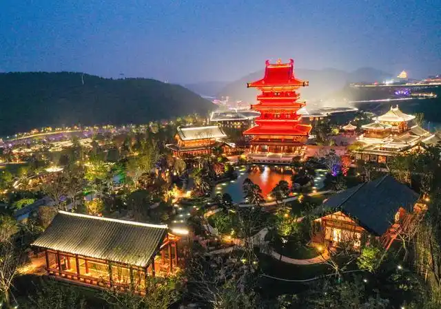 江苏园博园流光溢彩美如画