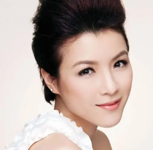 香港小花旦,却为爱淡出娱乐圈,如今37岁被丈夫宠上天|娱乐圈|陈豪|陈