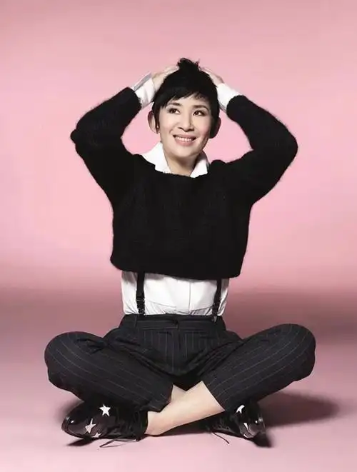 吴君如年轻时的照片超级惊艳(16岁"玉女"出道却扮丑33年)(21)