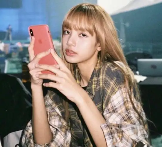 韩娱圈更现实lisa风波后续约无望随时被新人顶替经纪人都跑了