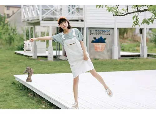 白色背带裙子女夏装2018新款学生韩版宽松百搭毛边口袋chic连衣裙