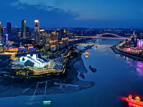 在二百米高度俯瞰重庆之美