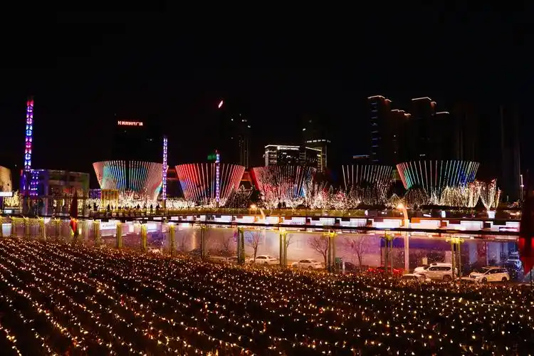 太原长风商务区大型灯光秀