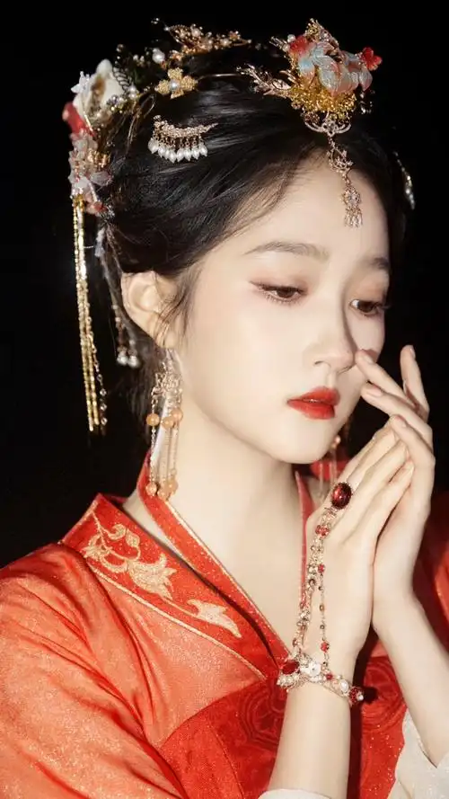 关晓彤红衣琵琶女#我宣布这是@关晓彤今年为止以来最好看的古装孕型