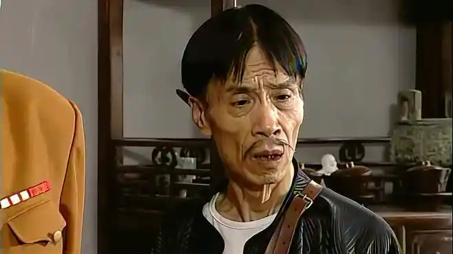 地下:汉奸真是马屁精,看见太君笑不明所以也跟着笑,太搞笑了