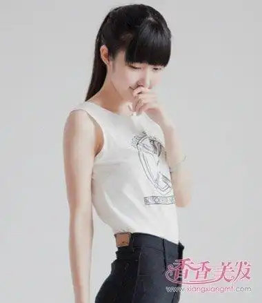 齐 刘海女生扎长 直发 马尾辫发型