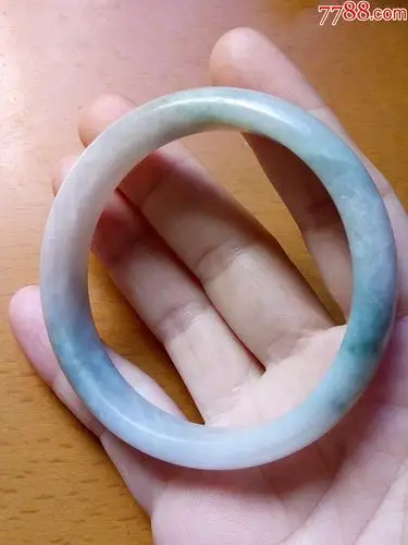 a货翡翠手镯