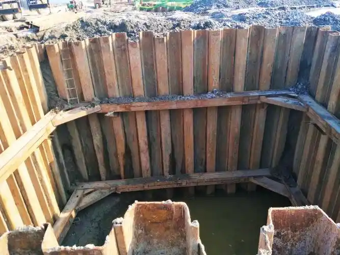 深基坑拉森钢板桩支护