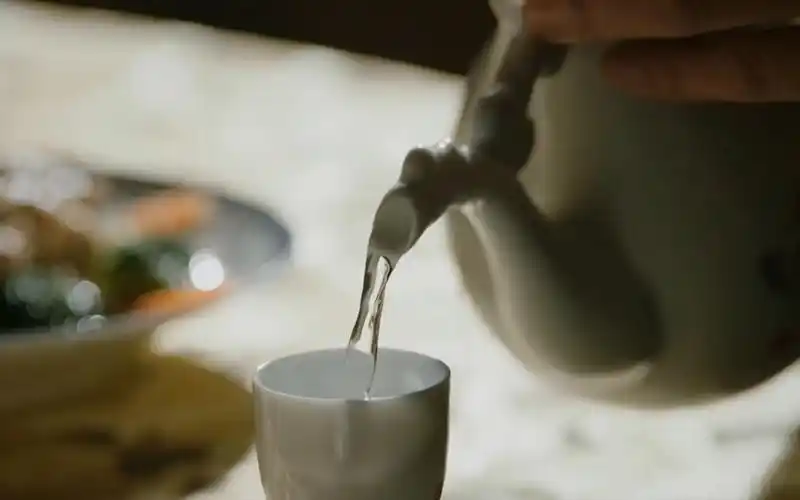 古风空镜剪辑必备素材酒壶酒杯倒酒递纸条