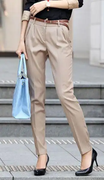 米色卡其色裤子