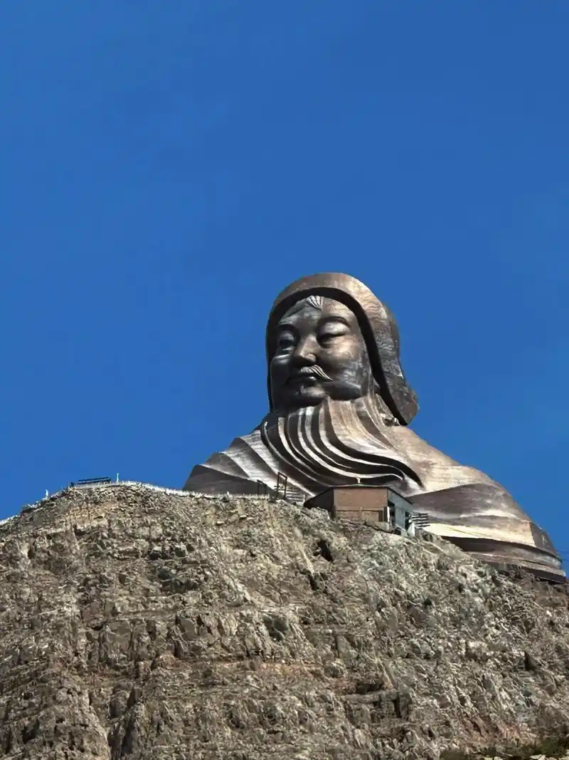 乌海 #成吉思汗雕像